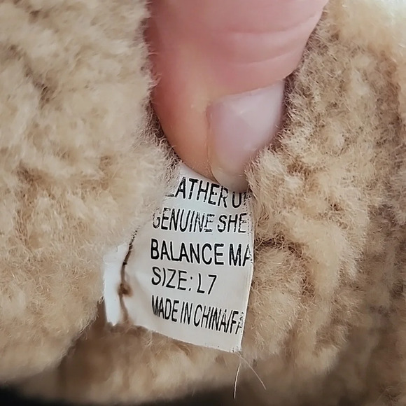 BIOTIME Genuine Shearling Sheepskin Boots Size 7 - Picture 9 of 13